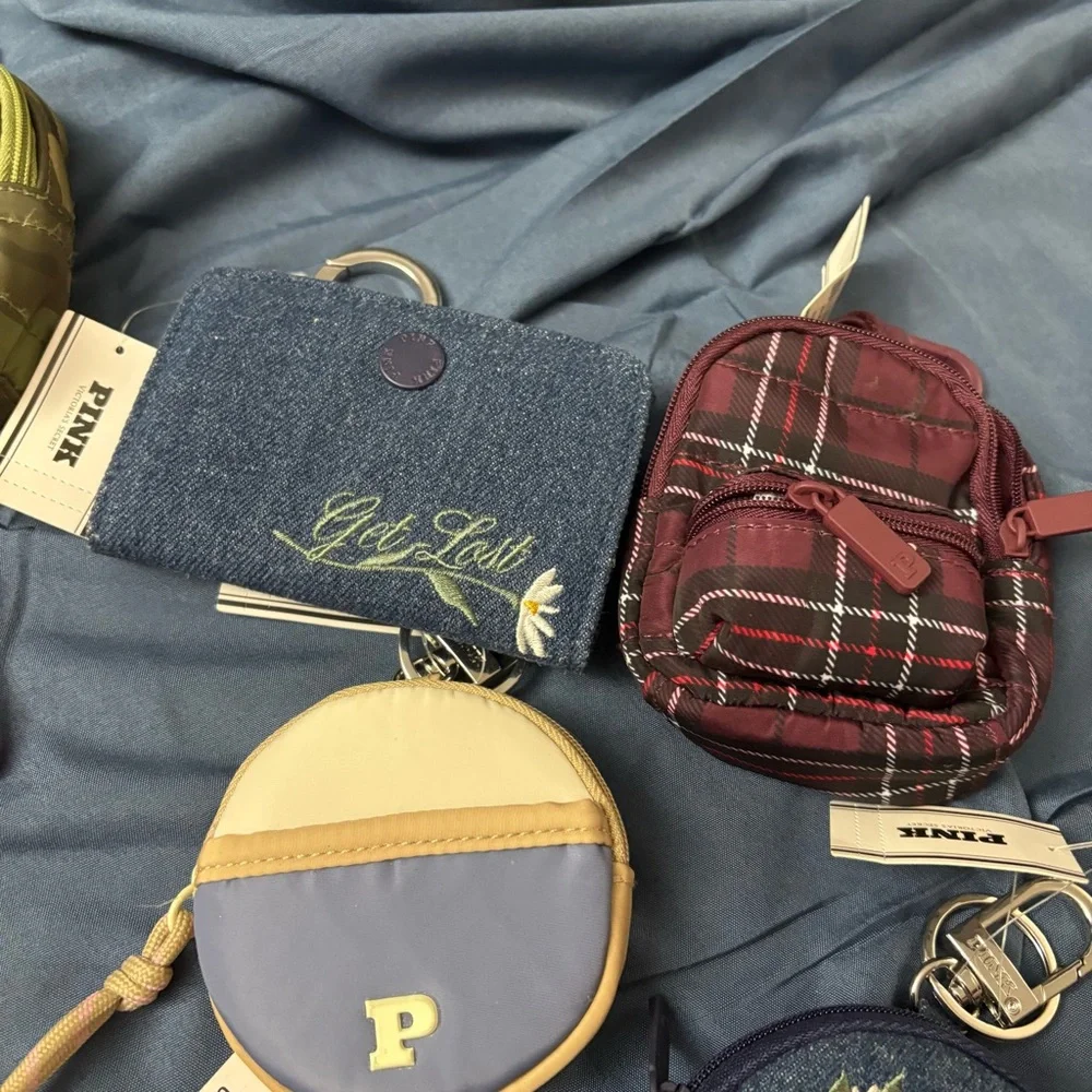 Victorias Secret PINK Bundle keychains, keychain wallets etc - Picture 7 of 8